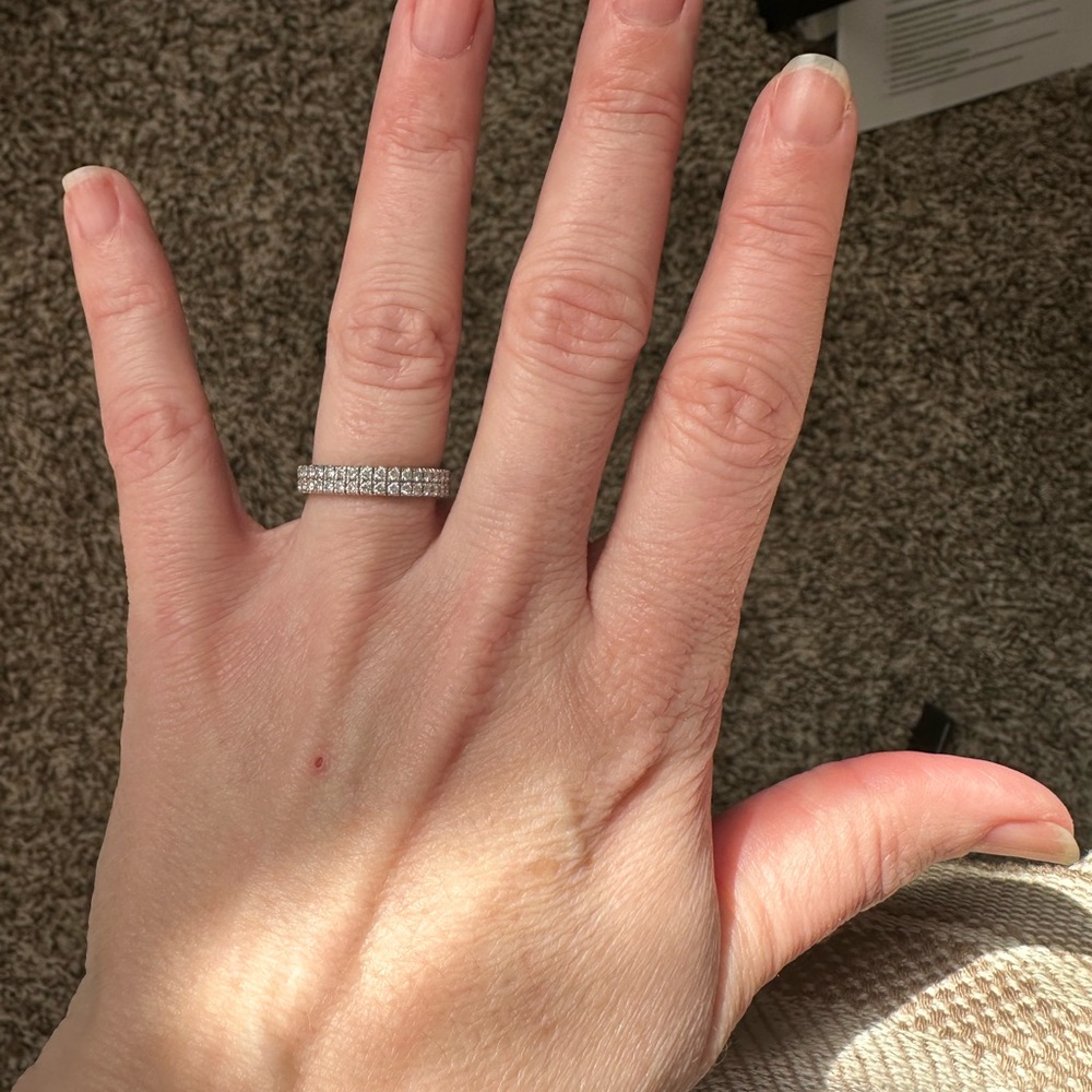 Stunning 2-row 14k white gold diamond ring band 1.2 ct